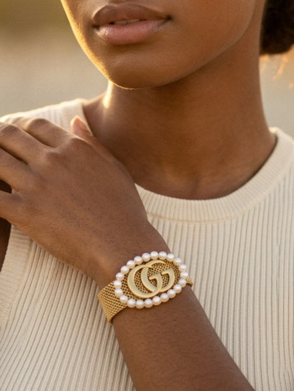 Gold/pearl GG Flexible Mesh Cuff Bracelet - Picture 3 of 6